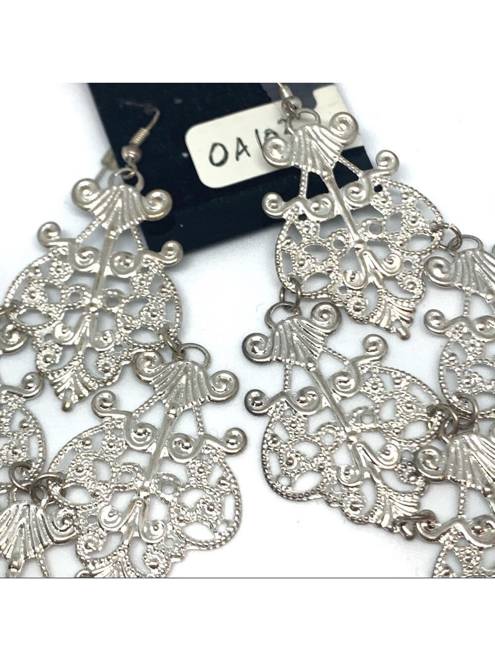 NEW-SILVER Flowers Delicate Chandelier Earrings - Picture 4 of 7